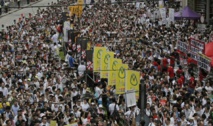 المتظاهرون في هونغ كونغ يتجاهلون نداء رئيس الحكومة لوقف تحركهم