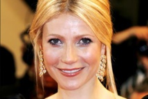 كريس مارتن يقيم حفلة عيد ميلاد لزوجته جوينيث بالترو رغم انفصالهما