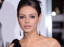 ميلا كونيس تضع طفلتها الأولى من صديقها آشتون كوتشر ميلا كونيس تضع طفلتها الأولى من صديقها آشتون كوتشر