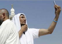 رواج كبير ل"السيلفي" في موسم الحج والمحافظون مستاؤون