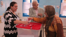 نسبة المشاركة بلغت نحو 60 بالمئة وأوباما يهنئ التونسيين على "الديمقراطية" نسبة المشاركة بلغت نحو 60 بالمئة وأوباما يهنئ التونسيين على "الديمقراطية"