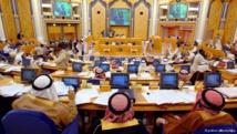 مجلس الشورى السعودي يقر جواز "التصفيق" تحت قبته بعد صدور فتوى مجلس الشورى السعودي يقر جواز "التصفيق" تحت قبته بعد صدور فتوى