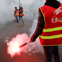 احتجاجات  في العاصمة الفرنسية باريس ومدن أخرى رفضا لنظام التقاعد- تويتر