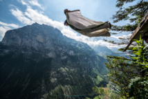 القفز من المرتفعات.. دفعة أدرينالين قد تنتهي بمأساة القفز من المرتفعات.. دفعة أدرينالين قد تنتهي بمأساة