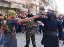 شكوك حول هوية جهادي ظهر في شريط فيديو على الانترنت وقدم على انه فرنسي شكوك حول هوية جهادي ظهر في شريط فيديو على الانترنت وقدم على انه فرنسي