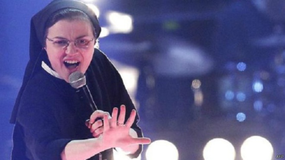 الأخت كريستينا سكوتشا وتاريخ الراهبات المتمردات الأخت كريستينا سكوتشا وتاريخ الراهبات المتمردات