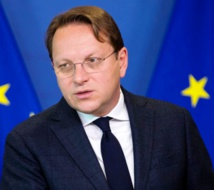 المفوض الاوربي أوليفر فارهيلي- اكي المفوض الاوربي أوليفر فارهيلي- اكي