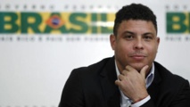 اللاعب البرازيلي السابق رونالدو اللاعب البرازيلي السابق رونالدو