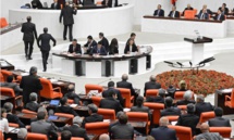 البرلمان التركي يصوت ضد إحالة وزراء سابقين للمحاكمة بتهم فساد