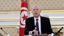 الرئيس التونسي في كلمة خلال اجتماع لمجلس الأمن القومي بالعاصمة خصص لبحث مسألة الهجرة غير النظامية، بثتها صفحة الرئاسة التونسية في فيسبوك الرئيس التونسي في كلمة خلال اجتماع لمجلس الأمن القومي بالعاصمة خصص لبحث مسألة الهجرة غير النظامية، بثتها صفحة الرئاسة التونسية في فيسبوك
