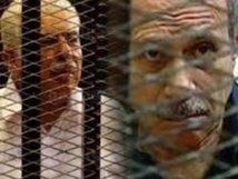 محكمة مصرية تبرئ نظيف والعادلي وتسقط التهم عنهما محكمة مصرية تبرئ نظيف والعادلي وتسقط التهم عنهما