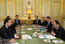 وفد الائتلاف مع الرئيس الفرنسي وفد الائتلاف مع الرئيس الفرنسي