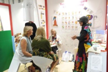 ركن للرسامين وللكاريكاتير في معرض أبوظبي الدولي للكتاب ركن للرسامين وللكاريكاتير في معرض أبوظبي الدولي للكتاب