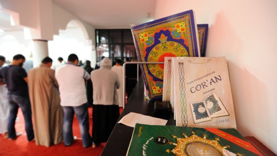 اتهام أربعة فرنسيين بكلية عسكرية بالتحضير ل"عمل" ضد مسجد اتهام أربعة فرنسيين بكلية عسكرية بالتحضير ل"عمل" ضد مسجد