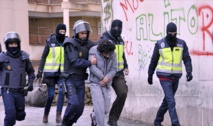 اكتشاف خلية إرهابية في اسبانيا تعتزم قطع رأس شخص بالشارع اكتشاف خلية إرهابية في اسبانيا تعتزم قطع رأس شخص بالشارع