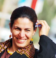 الباحثة اليمنية أروى عثمان تناشد أطراف الصراع الكف عن تدمير تراث اليمن الثقافي الباحثة اليمنية أروى عثمان تناشد أطراف الصراع الكف عن تدمير تراث اليمن الثقافي