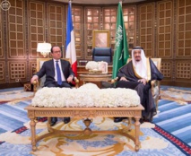 أولاند يؤكد من الرياض تدخل بلاده "عسكريا" لمساعدة دول الخليج