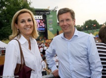 الرئيس الألماني السابق يعود إلى زوجته عقب انفصال لأكثر من عامين الرئيس الألماني السابق يعود إلى زوجته عقب انفصال لأكثر من عامين