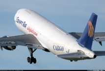 استقالات جماعية بمصر للطيران والوزير يطلب الاجتماع بالطيارين استقالات جماعية بمصر للطيران والوزير يطلب الاجتماع بالطيارين