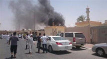 انتحاري يفجر نفسه في موقف للسيارات أمام مسجد شرق السعودية انتحاري يفجر نفسه في موقف للسيارات أمام مسجد شرق السعودية