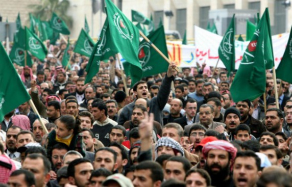 قطاعات من إخوان مصر تطالب القيادتين المتنازعتين بإنهاء الانقسام