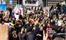 بالتزامن مع اليوم العالمي للمرأة، نساء في السويداء يحافظن على حضور قوي ولافت في الاحتجاجات السلمية المطالبة بالتغيير السياسي ورحيل الأسد - 8 من آذار 2024 (عنب بلدي)