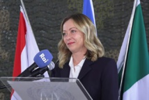 ميلوني تزور عسكرييها في لبنان لتشكرهم نيابةً عن إيطاليا ميلوني تزور عسكرييها في لبنان لتشكرهم نيابةً عن إيطاليا