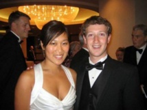 مؤسس "فيس بوك" وزوجته يتبرعان ب 5 ملايين كمنح دراسية للمهاجرين مؤسس "فيس بوك" وزوجته يتبرعان ب 5 ملايين كمنح دراسية للمهاجرين