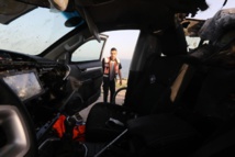 سيارة مدمرة بالقصف الاسرائيلي لعاملي الاغاثة - مواقع تواصل سيارة مدمرة بالقصف الاسرائيلي لعاملي الاغاثة - مواقع تواصل