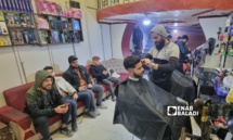 تبدأ أجور الحلاقة من 50 ليرة تركية في إدلب – 8 من نيسان 2024 (عنب بلدي/ أنس الخولي)