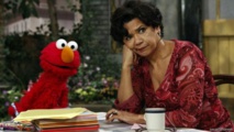 سونيا منزانو تتقاعد بعد 44 عاما في "شارع سمسم" سونيا منزانو تتقاعد بعد 44 عاما في "شارع سمسم"