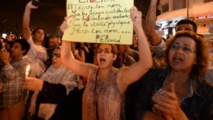 مظاهرات أمام البرلمان المغربي ضد التطرف ودفاعا عن الحريات