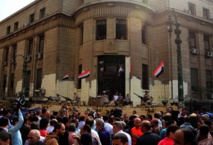 جدل قانوني حول دستورية عزل السيسي لرؤساء الأجهزة الرقابية جدل قانوني حول دستورية عزل السيسي لرؤساء الأجهزة الرقابية