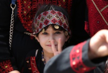 فلسطينيون يقاومون "سرقة" إسرائيل لتراثهم بـ " يوم الزي"