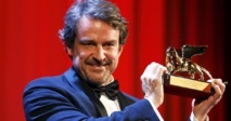 فوز فيلم "ديسدي آيا" بجائزة الأسد الذهبي في "فينيسيا السينمائي" فوز فيلم "ديسدي آيا" بجائزة الأسد الذهبي في "فينيسيا السينمائي"