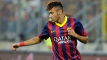 ميسي يضع نيمار في اختبار مع جماهير برشلونة