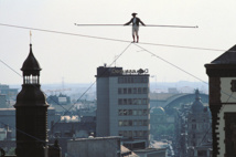 فيلم هوليوودي عن نجم الاكروبات الفرنسي الذي سار على حبل فيلم هوليوودي عن نجم الاكروبات الفرنسي الذي سار على حبل