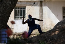 المقلاع سلاح بدائي يلهم الاطفال الفلسطينيين والاسرائيليين المقلاع سلاح بدائي يلهم الاطفال الفلسطينيين والاسرائيليين