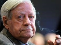 مجلة "ديرشبيغل" تقدم موعد إصدارها بسبب وفاة هيلموت شميت