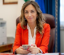 نائبة رئيس مجلس الشيوخ من حركة خمس نجوم، ماريولينا كاستيلوني- اكي نائبة رئيس مجلس الشيوخ من حركة خمس نجوم، ماريولينا كاستيلوني- اكي