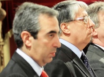 رئيس كتلة حزب (فورتسا إيتاليا) بمجلس الشيوخ، ماوريتسيو غاسبارّي- اكي رئيس كتلة حزب (فورتسا إيتاليا) بمجلس الشيوخ، ماوريتسيو غاسبارّي- اكي