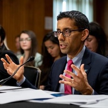 مايكل سينغ هو مسؤول أسبق في البيت الأبيض- مجلس الشيوخ مايكل سينغ هو مسؤول أسبق في البيت الأبيض- مجلس الشيوخ