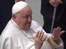 بحسب تصريح الكرسي الرسولي امضى البابا قبل وفاته ساعات هادئة وشكر مساعده الصحي- اكي بحسب تصريح الكرسي الرسولي امضى البابا قبل وفاته ساعات هادئة وشكر مساعده الصحي- اكي