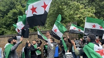 المتظاهرون السوريون وجهوا أيضا رسالة تضامن مع الشعب الفلسطيني- ايه ايه