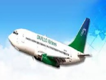 سقوط جثة من طائرة صومالية بعد انفجار أحدث ثقبا في جانبها