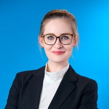 المتحدثة الرسمية باسم الوزارة في منطقة الشرق الأوسط وشمال أفريقيا، أنيكا كلاسين إدريس،- فيسبوك المتحدثة الرسمية باسم الوزارة في منطقة الشرق الأوسط وشمال أفريقيا، أنيكا كلاسين إدريس،- فيسبوك