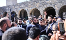 الرئيس الشرع يزور درعا في أول أيام عيد الأضحى - 6 حزيران 2025 (رئاسة الجمهورية) الرئيس الشرع يزور درعا في أول أيام عيد الأضحى - 6 حزيران 2025 (رئاسة الجمهورية)