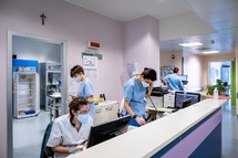 إيطاليا: الفقر يدفع مليوني مواطن للتخلي عن العلاج إيطاليا: الفقر يدفع مليوني مواطن للتخلي عن العلاج