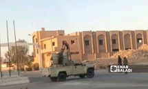 عناصر من وزراة الدفاع في مدينة البوكمال خلال الحملة الامنية- 6 تموز 2025( عنب بلدي)