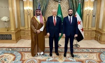 لقاء الرئيس السوري أحمد الشرع بالرئيس الأمريكي دونالد ترامب بحضور ولي العهد السعودي محمد بن سلمان عقب اعلان رفع العقوبات عن سوريا - 14 أيار 2025 (وكالة الأنباء السعودية SPA) لقاء الرئيس السوري أحمد الشرع بالرئيس الأمريكي دونالد ترامب بحضور ولي العهد السعودي محمد بن سلمان عقب اعلان رفع العقوبات عن سوريا - 14 أيار 2025 (وكالة الأنباء السعودية SPA)